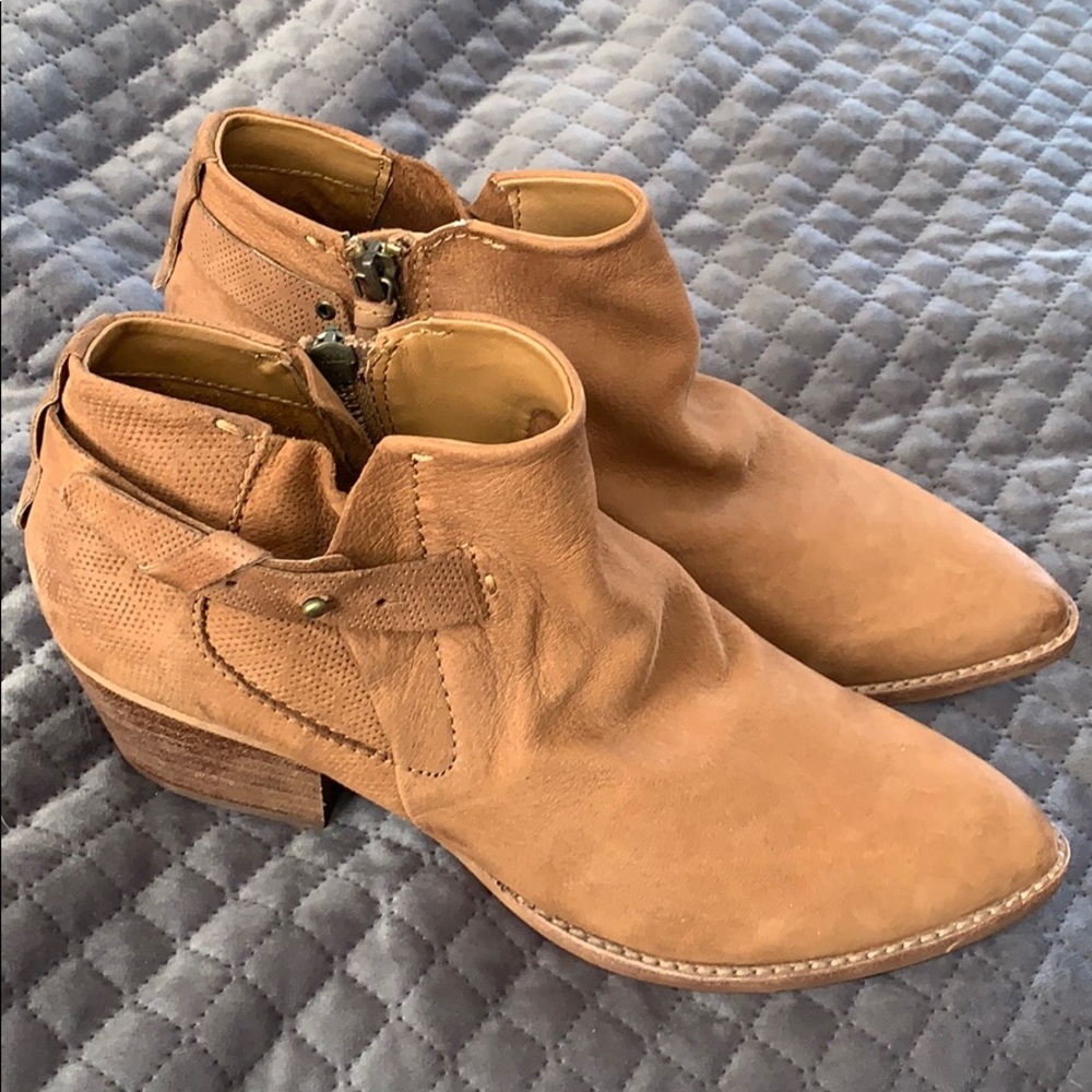 Dolce vita— butter soft low ankle booties
